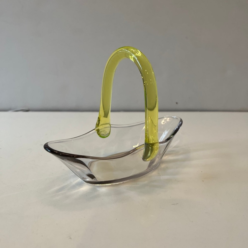 Yellow/clear Glass Basket, Amberina Winged Basket